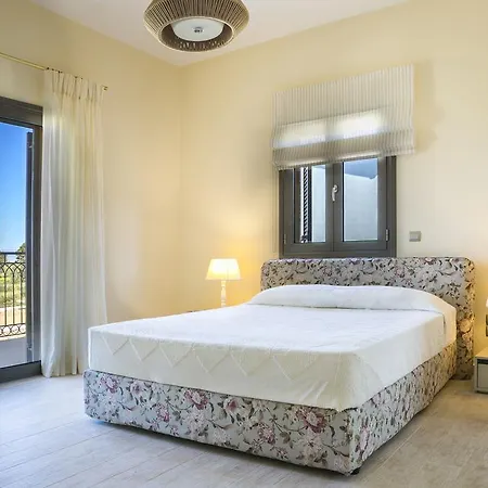 וילה Orion Luxury סבורונטה